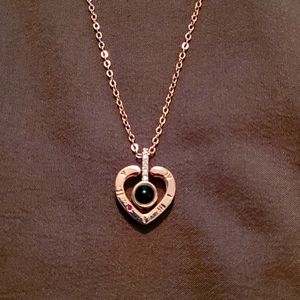 Rose gold (I love you in 1000 languages)necklace